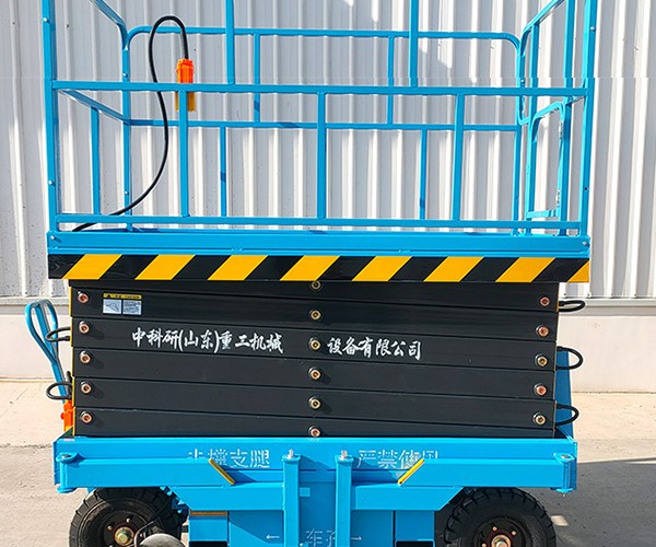江岸自行走升降机